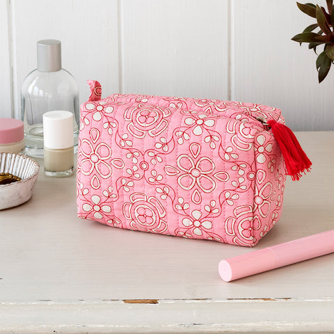 Quilted makeup bag Pink